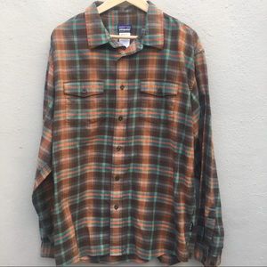 PATAGONIA XL plaid button shirt